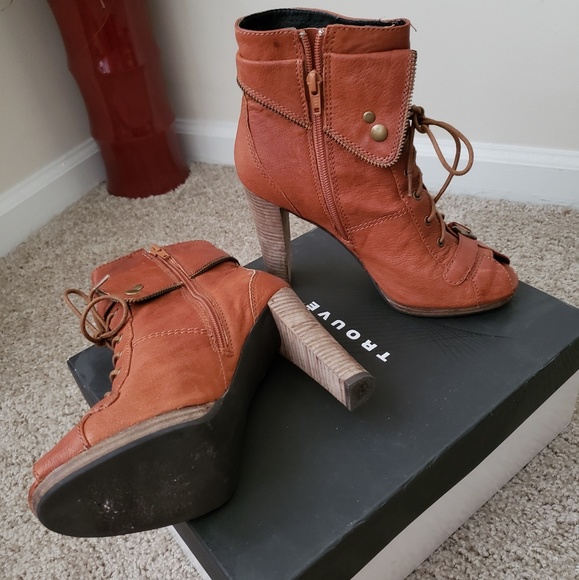 Trouvė Booties - Picture 3 of 4